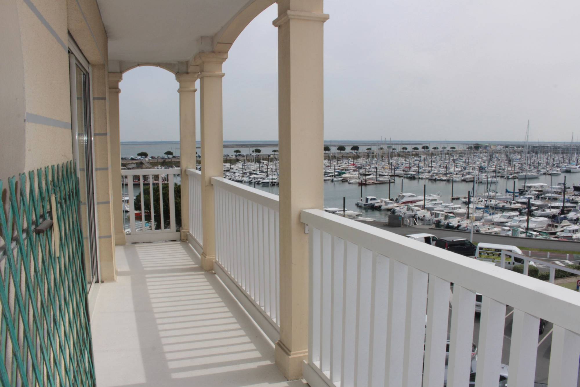 Location saisonnière appartement T2 avec un balcon vue mer et accès direct plage à Arcachon ARCACHON  