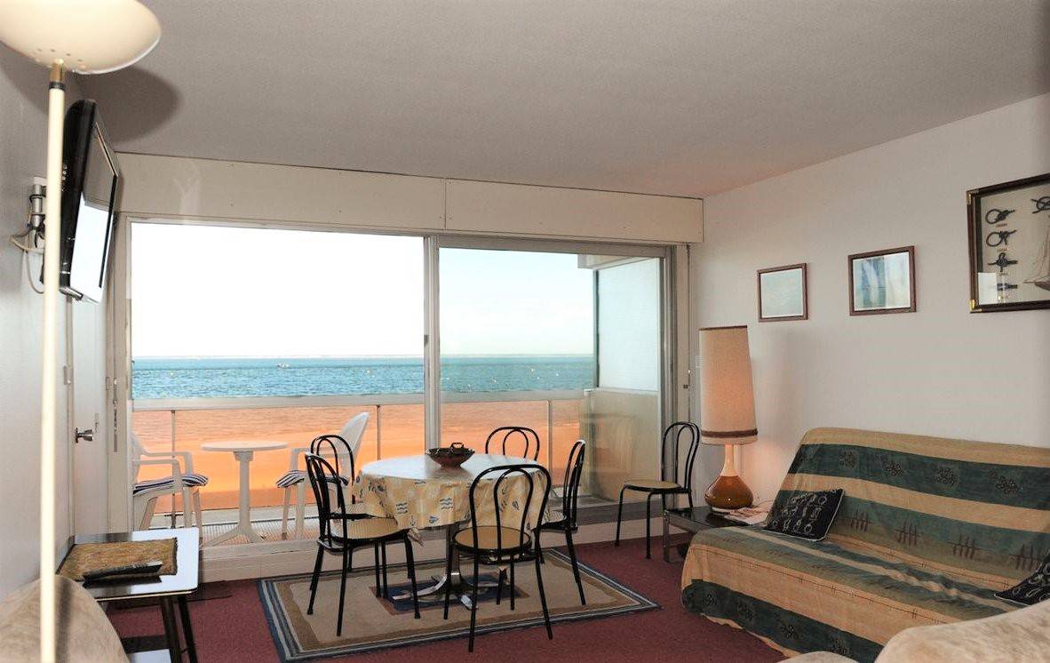 Appartement pemière ligne vue mer avec une terrase de 4 m²