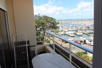Location pour vos vacances d'un appartement avec balcon vue Bassin et Port de Plaisance à Arcachon